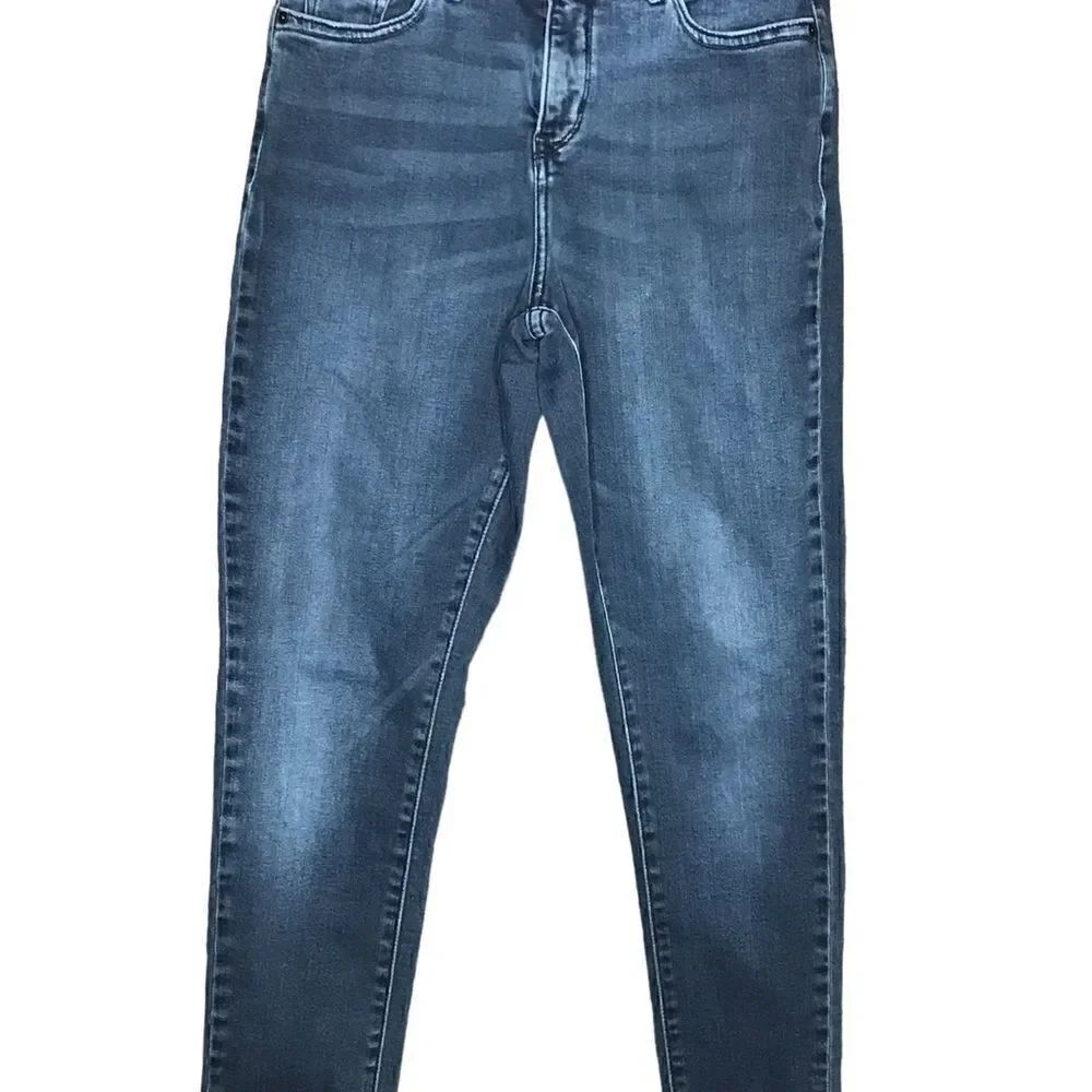 Levi Jeans Woman’s Size 6